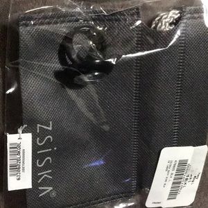 Zsiska Macy ring black CK large new with dust bag large size 476025